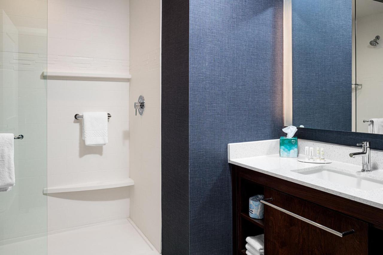 By Marriott Jackson Airport, Hotel